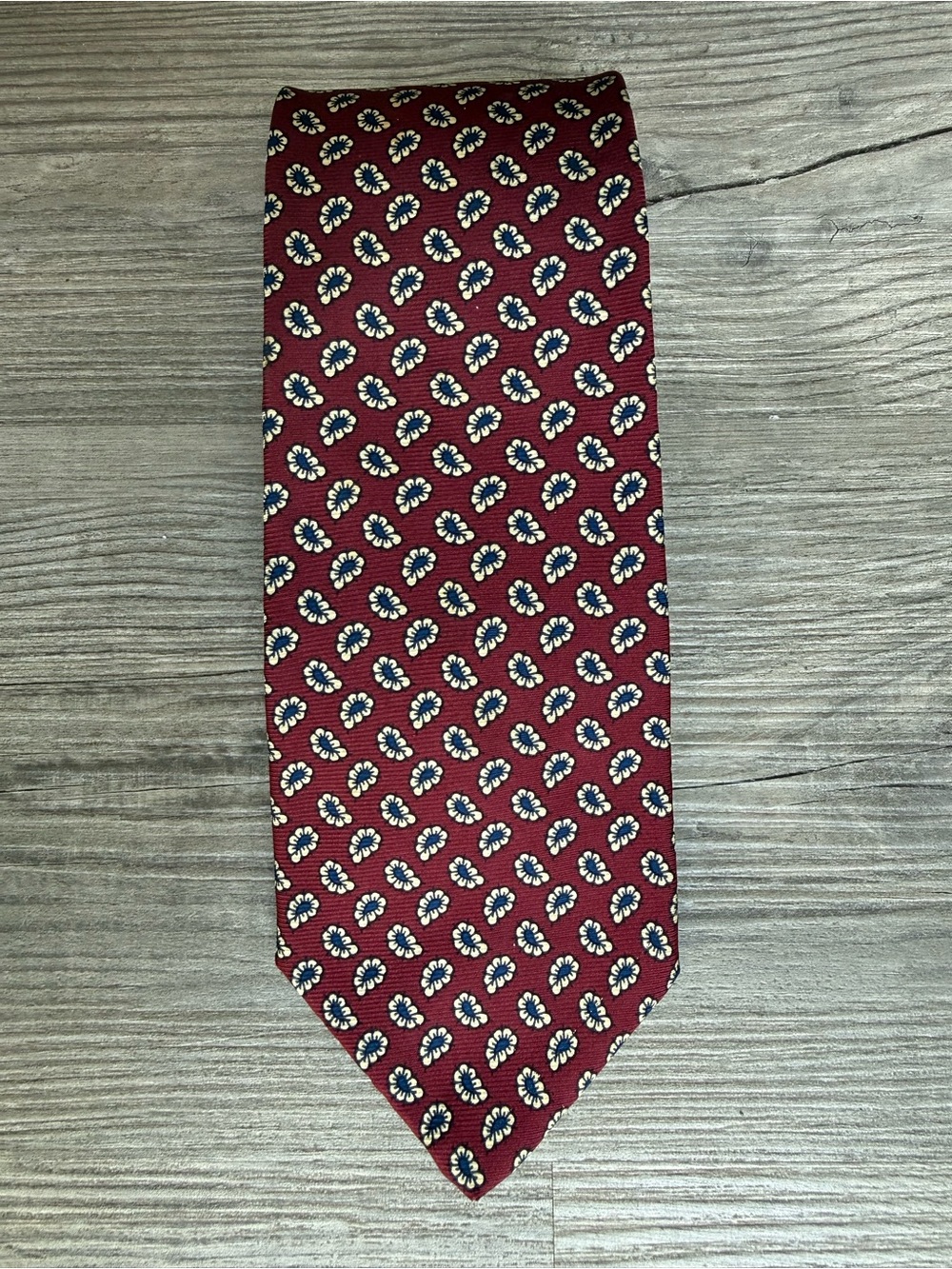 Brooks Brothers Makers All Silk Burgundy Foulard Paisley Medallion Tie USA